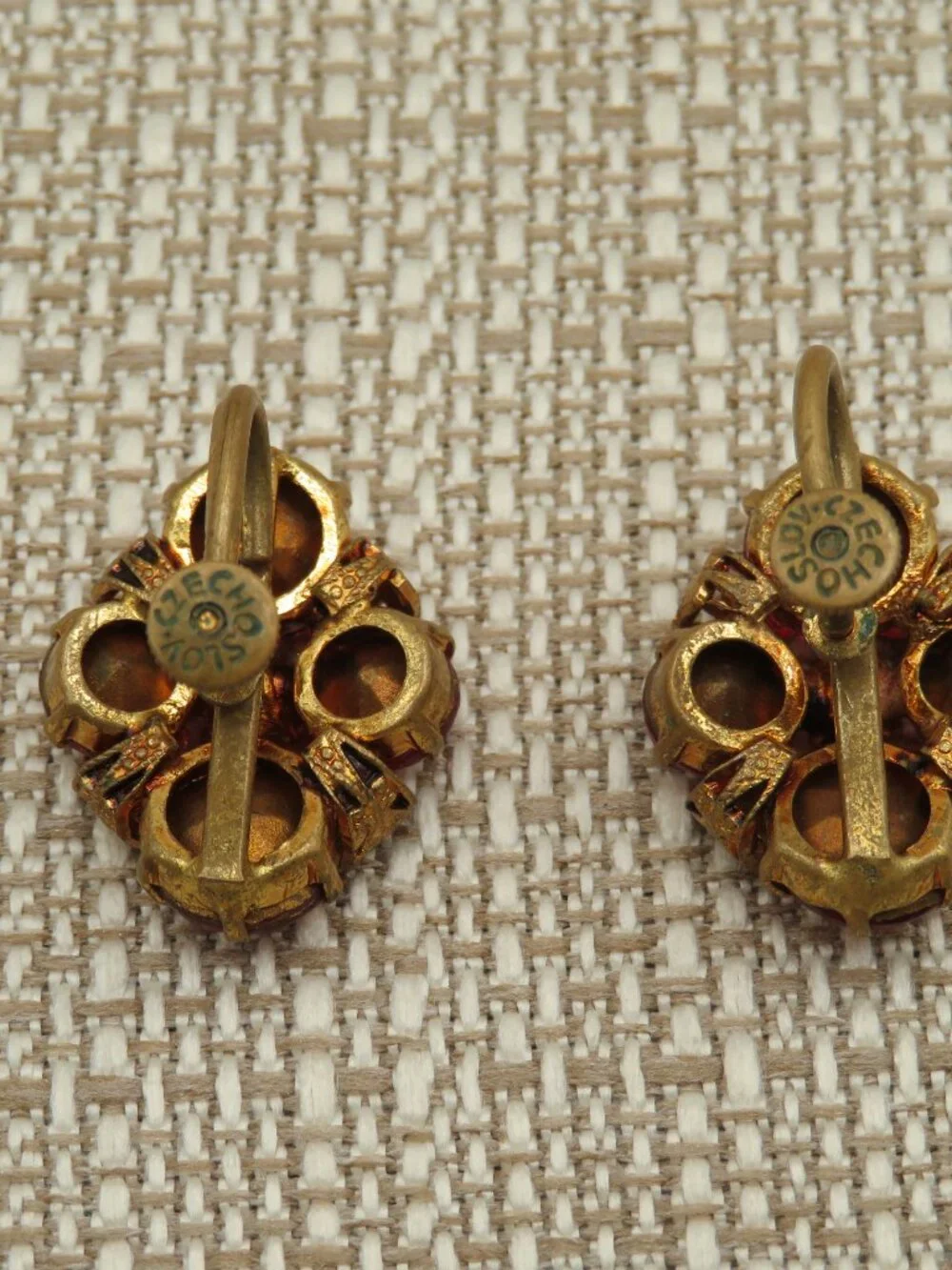 Vintage Pink Czech Glass Gold Tone Filigree Accent Screw Back Earrings - Picture 7 of 9